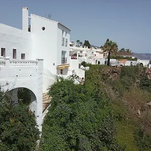 https://casa-eva-nerja.hotelsinnerja.org